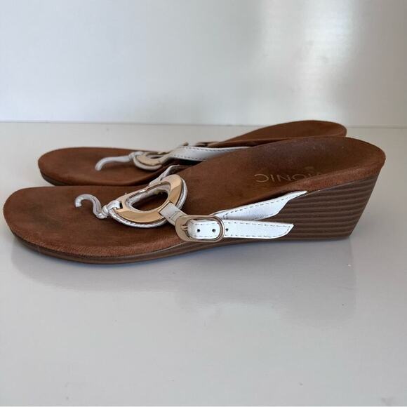 Vionic Park Orchid Toepost Wedge Sandals - Picture 5 of 10
